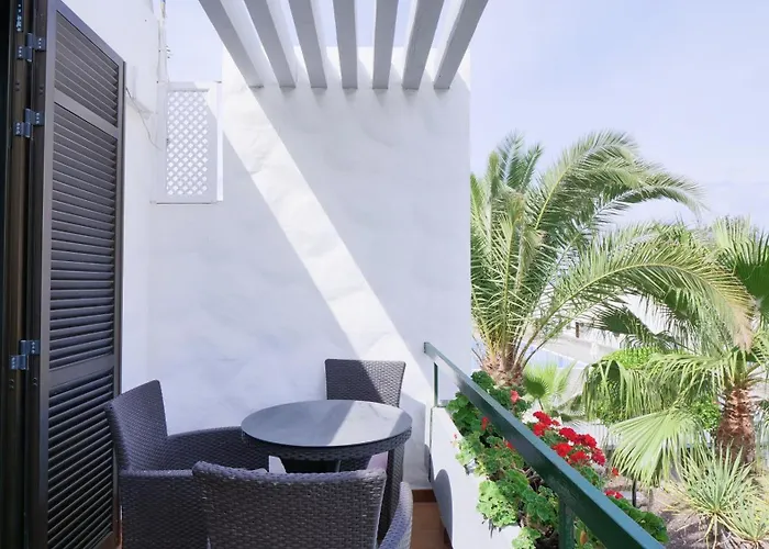 Bungamerica - 2 Bedrooms Адехе